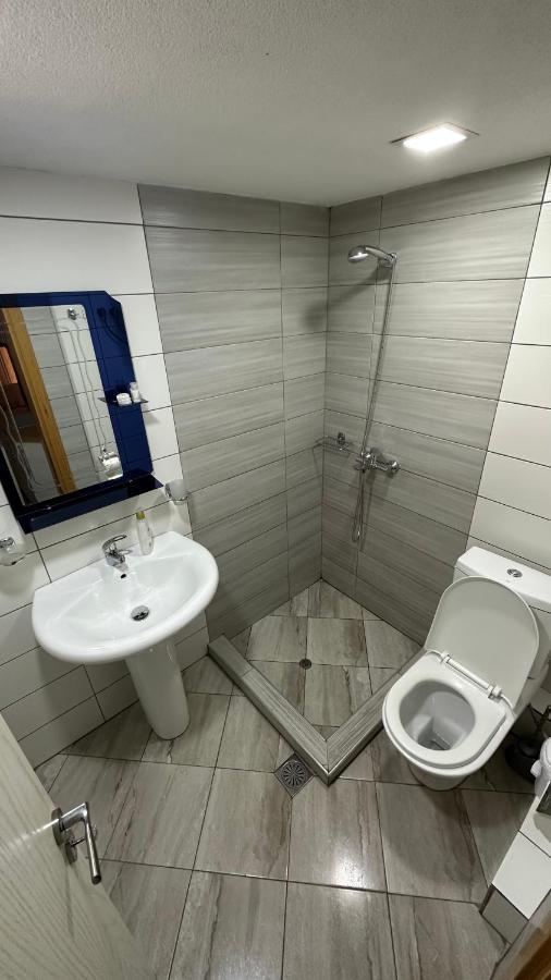 Laura Room'S Sarandë エクステリア 写真
